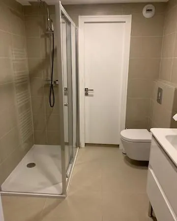 Les Volets Bleus Apartament *
